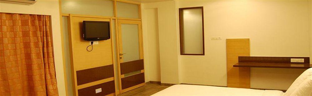 Hotel Bhagyalaxmi Shirdi Exterior photo
