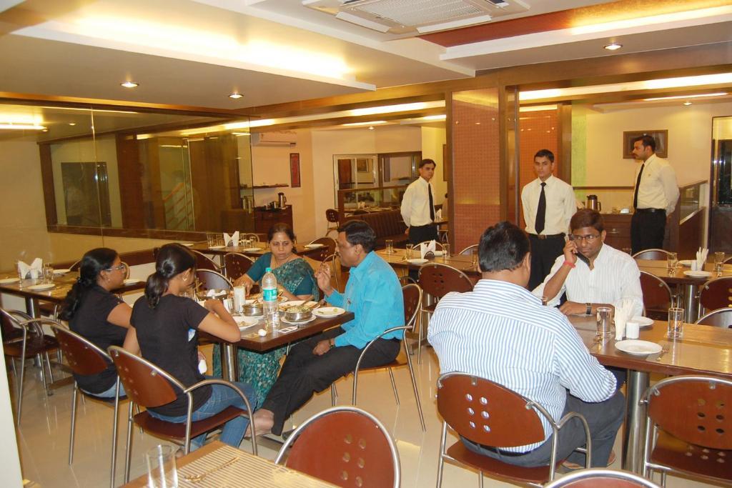 Hotel Bhagyalaxmi Shirdi Exterior photo