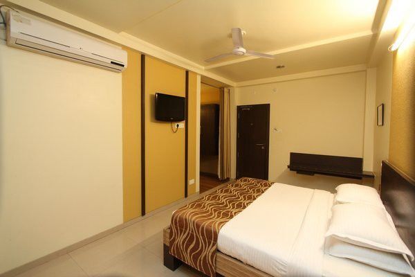 Hotel Bhagyalaxmi Shirdi Exterior photo